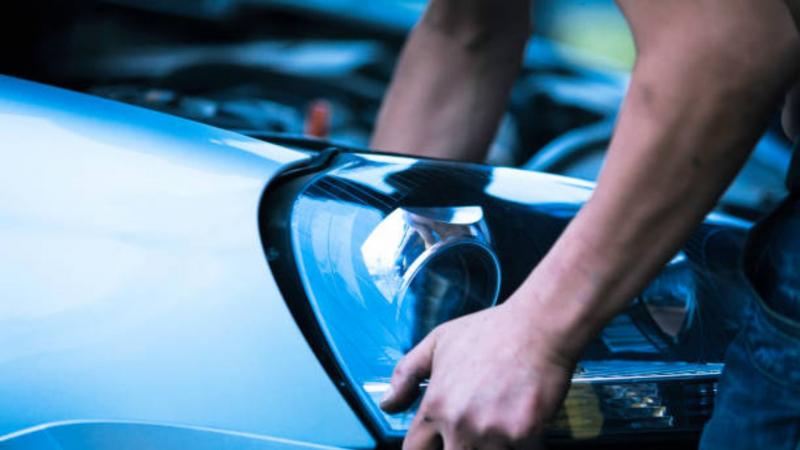 Revitalização de Farol Automotivo para Melhorar a Visibilidade